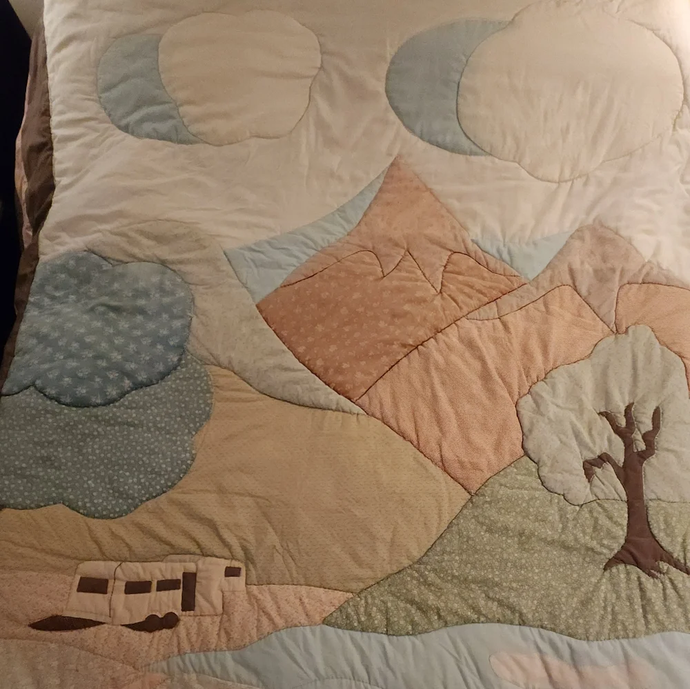 Vintage Patchwork Scenic Hand Quilted Blanket Bedspread
